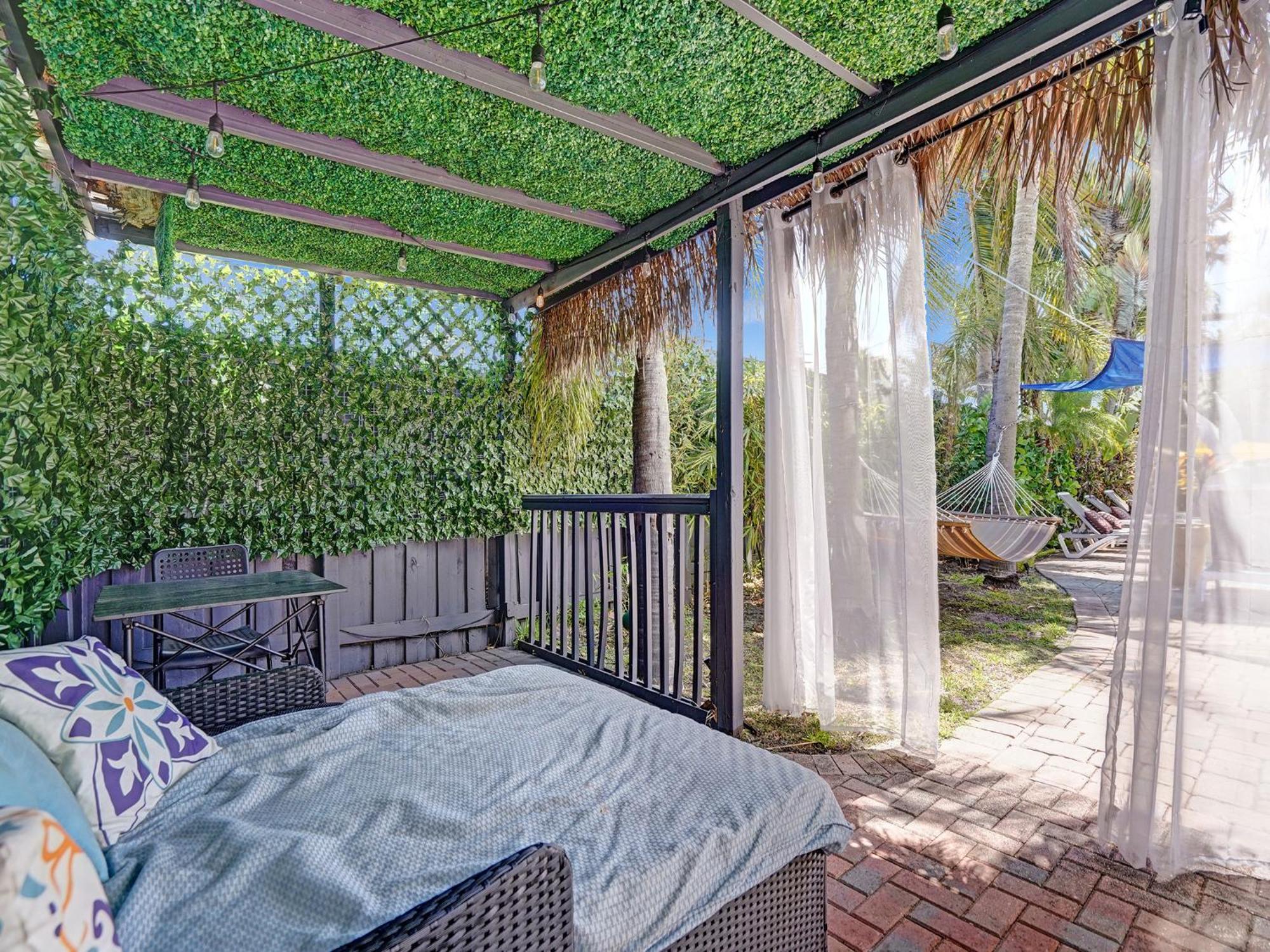 Large Gay Men'S 1 Bedroom W Gameroom Heated Pool Clothing Optional Oakland Park Esterno foto